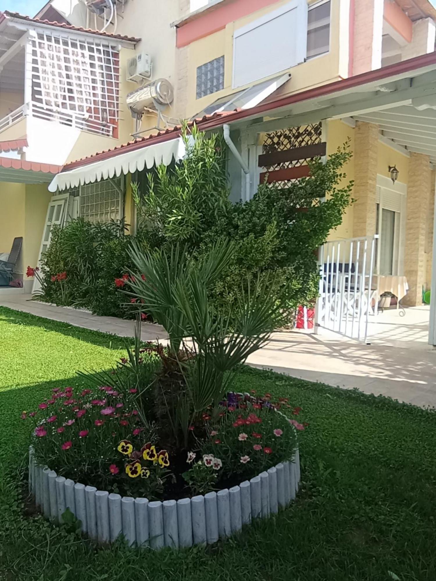 Райский Уголок Nea Moudania Exterior photo